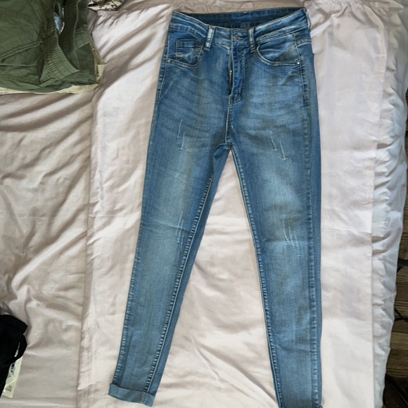 Jeans with cuffed bottoms - Picture 2 of 4